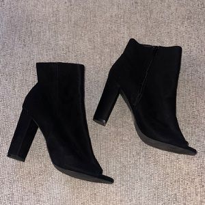 Fashion Nova black suede peep toe heels